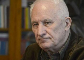 Матија Бећковић – Ћирилица је свето писмо – чим су је сви окупатори забрањивали