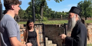 Patrijarh Porfirije sa mladima na Kalemegdanu: Sveti Sava, porodica i poštovanje roditelja
