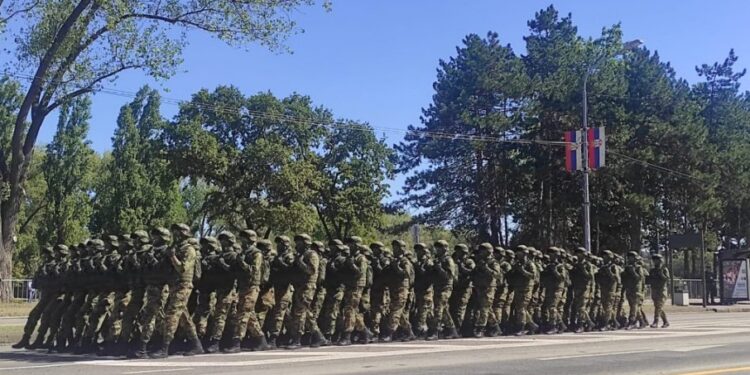 PRIPREMA ZA NAJVEĆU PARADU: Stižu gosti iz sveta, zastava duga 300 metara