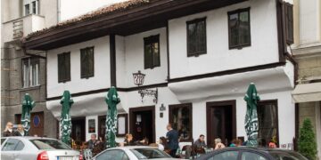 Srpska kafana – univerzitet života i improvizovani parlament