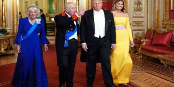 TRAMP U VINDZORU: Raskošna ceremonija dok narod besni na ulicama