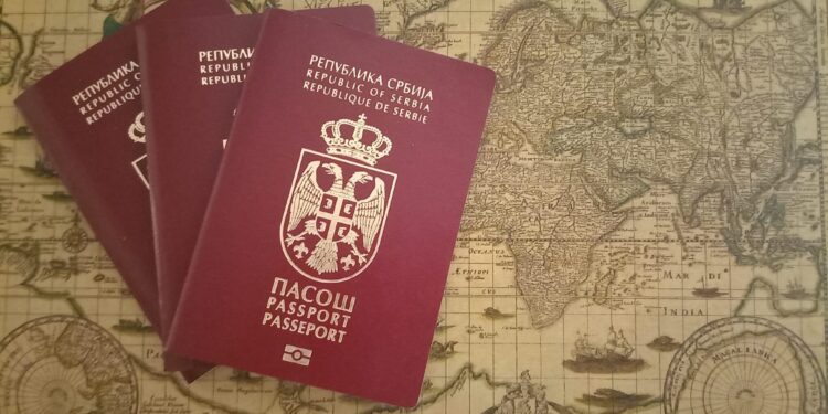 Otadžbina ili EU? Srbi i dvojno državljanstvo – gde može, a gde ne