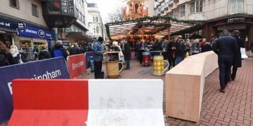 Božić pod barikadama: nema vašara, nema radosti, samo strah od napada