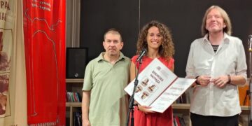 Pariz sluša poezije najmlađe autorke Simone Dmitrović
