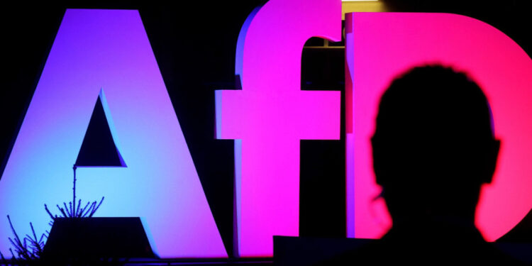 Panika pred kongres AfD: Grad pod opsadom, hoteli evakuišu goste!