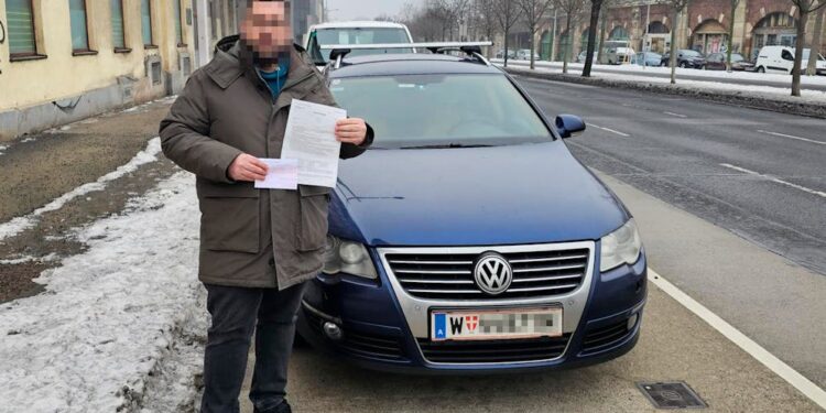 Ostavi upaljen auto u Beču: 600 evra kazna