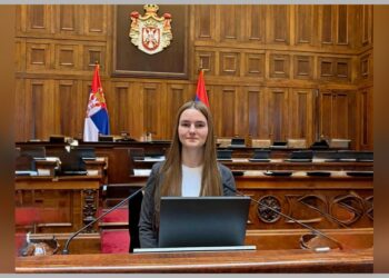 Lena kruniše talentom vek i po tradicije svoje škole