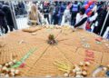Tradicionalno lomljenje česnice: 33 dukata ispred Hrama