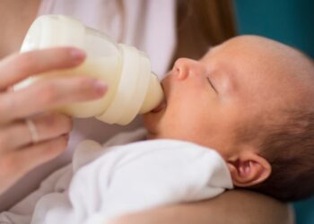 Toksin u hrani za bebe: Aptamil se povlači sa rafova u Austriji i Nemačkoj
