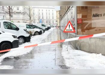 Beč pod ledom: Opasnost od „lavina sa krovova” i dalje preti stanovnicima