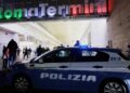 Skandal u Italiji: Policajci mesecima pljačkali radnju