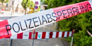 17 – godišnjakinja ubila vršnjaka nožem u vrat: Potera po Nemačkoj