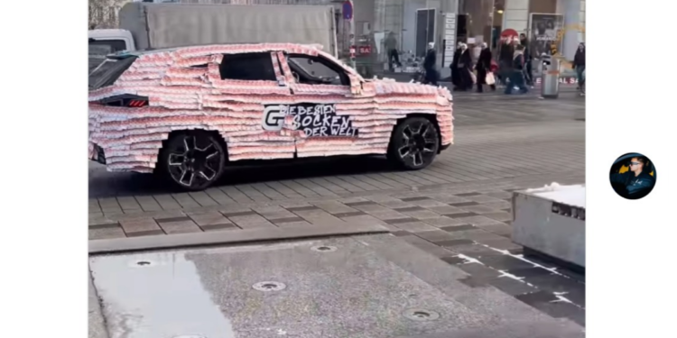 Influenser napravio pometnju u centru Beča, automobil okitio sa 30 hiljada evra