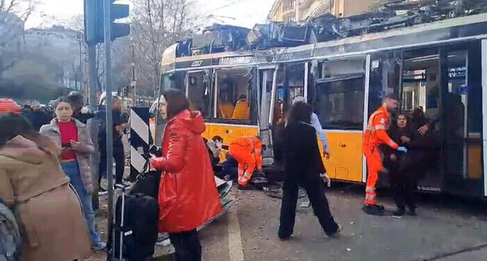 Tragična nesreća u Milanu: Tramvaj iskočio iz šina, jedan mrtav, desetine povređenih