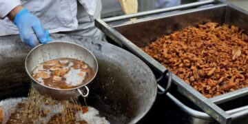 Miris tradicije iz bakarnih kazana: Šesti „Čvarak fest“ okupio majstore iz čitave Srbije