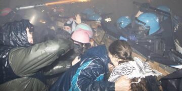 Anti-olimpijski teror: ANTIFA napala policiju u Milanu!