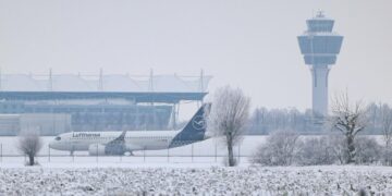 Taoci na minhenskom aerodromu: Stotine ljudi zarobljeno u avionima