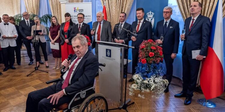 Prag u znaku Srbije: Diplomatska elita i predsednici na prijemu