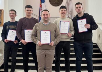 Genijalna ideja đaka iz Paraćina: Digitalna pomoć za redovnu terapiju
