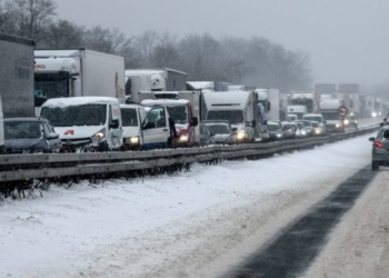 Kolaps u saobraćaju: Nemačka nemoćna pred običnom poledicom