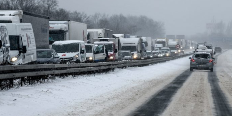 Kolaps u saobraćaju: Nemačka nemoćna pred običnom poledicom