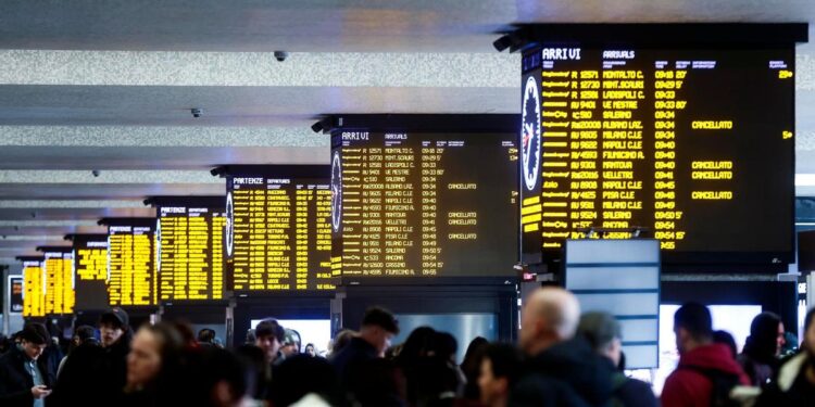 Udar na italijansku železnicu: Hiljade putnika u potpunom kolapsu