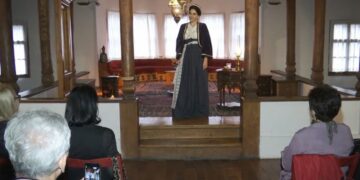 Na kafi kod kneginje: Scenski povratak Obrenovića u Beograd