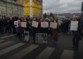 Protesti počinju: Tramvaj smrti u Sarajevu, poginuo student, devojci amputirana noga!