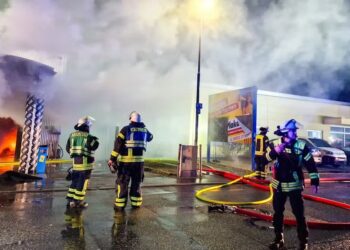 Požar uništio diskoteku u Nemačkoj: 750 gostiju pobeglo od plamena