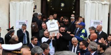 Poslednji ispraćaj malog Domenika: Sahrana žrtve italijanskog zdravstvenog sistema