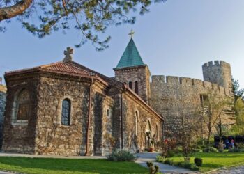 Hram presvete Bogorodice: Crkva Ružica