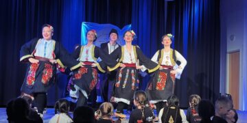 Mlada dijaspora u Austriji jača spone sa otadžbinom uz pesmu i tradiciju