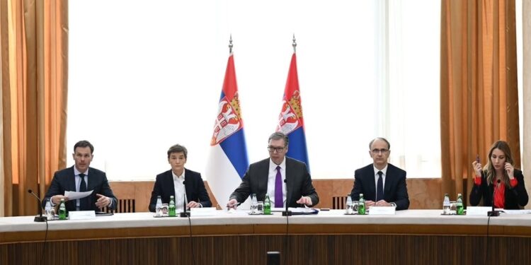 Odlučan odgovor države na krizu: Niže cene goriva i podrška za poljoprivrednike