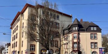 Najluđa priča do sada za ovu godinu dolazi iz Nemačke: 7 cm gelendera i 12 čuvara u školi!