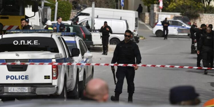 Grčka – Dvostruka pucnjava u nekoliko minuta: Petoro ranjenih u Atini