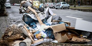 Berlin tone u smeću: Ulice, šume i parkovi preplavljeni