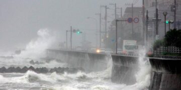 Zemljotres 7,7 pogodio Japan: Cunami preti nuklearnim elektranama