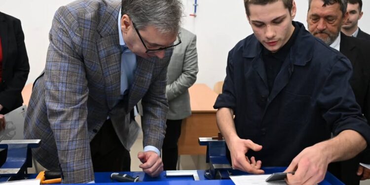 Predsednik u Mašinskoj školi: Ulaganje u mlade menja Srbiju